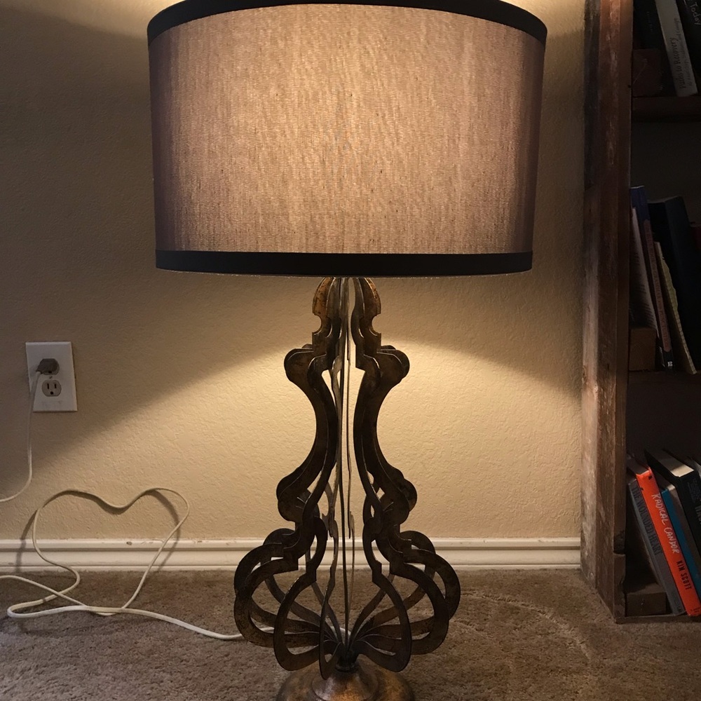 Aiden Gray Cortez table lamp